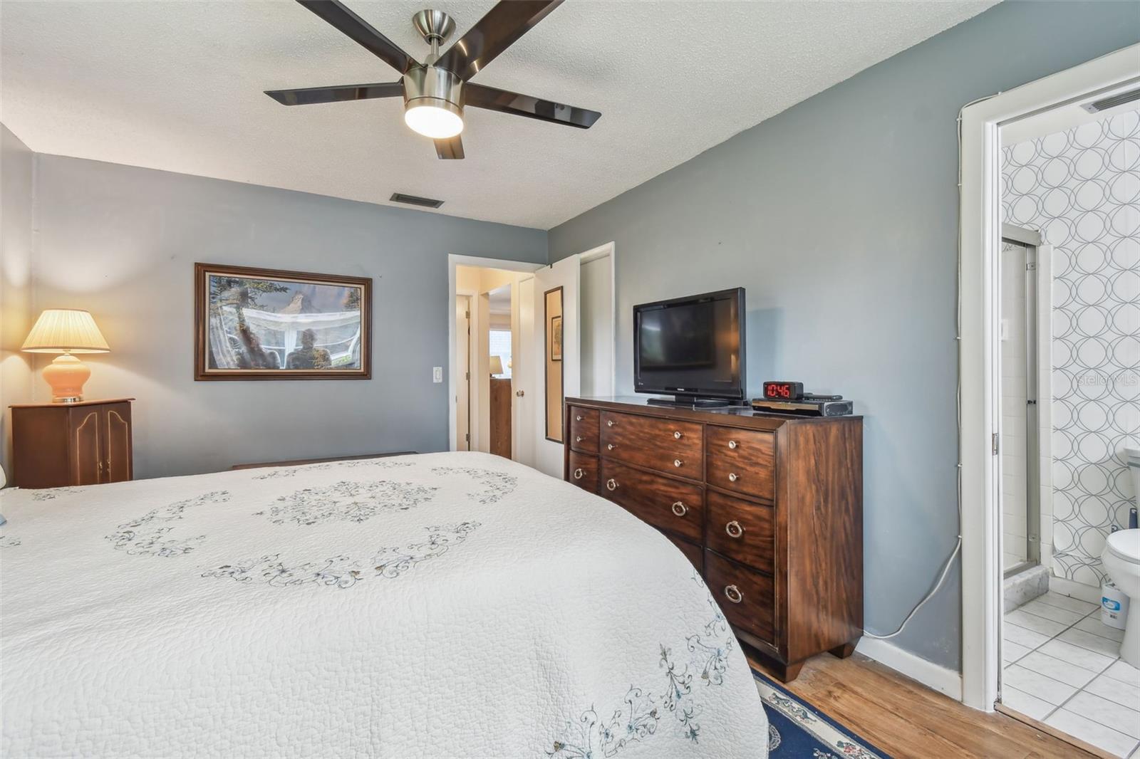 Image 26 of 81 For 8447 Orleans N