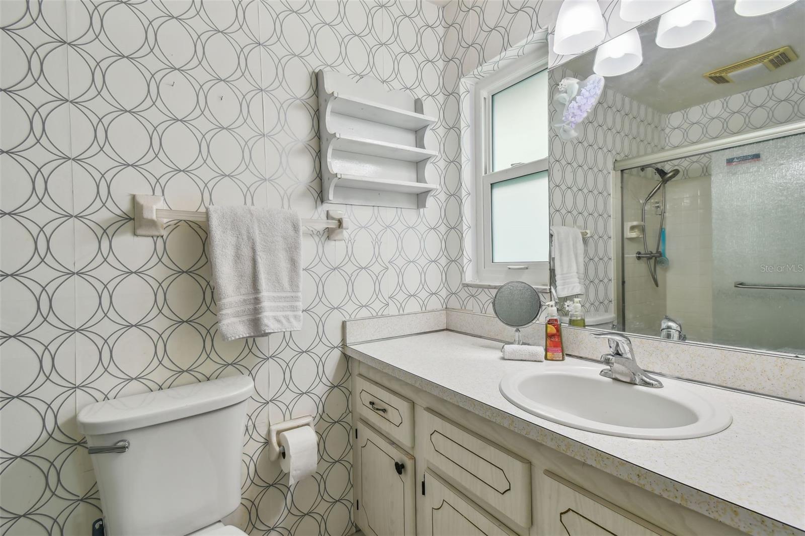 Image 27 of 81 For 8447 Orleans N