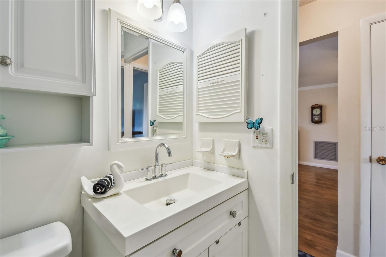 Image 36 of 81 For 8447 Orleans N