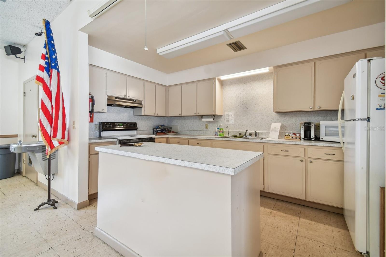 Image 64 of 81 For 8447 Orleans N