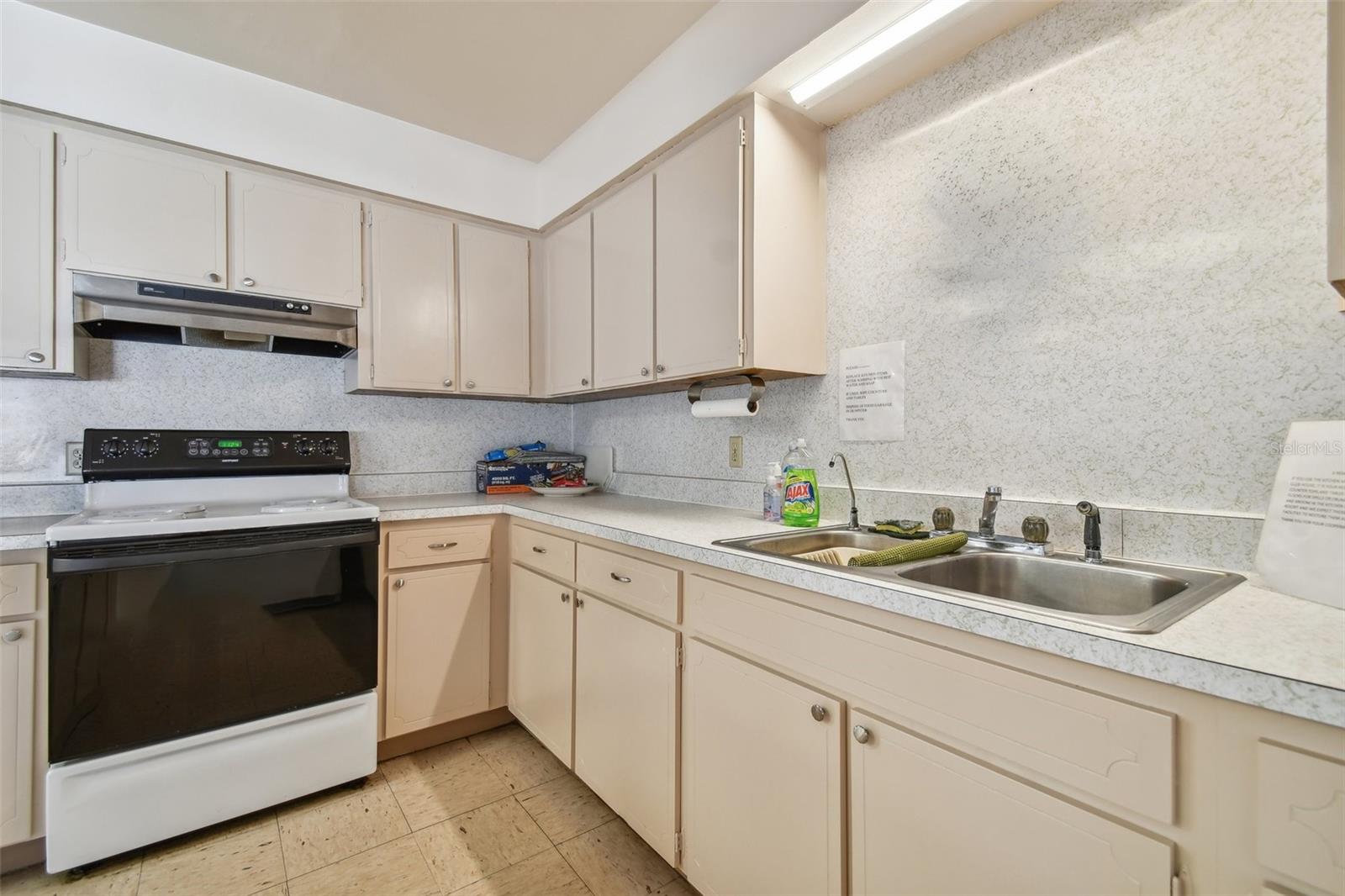 Image 65 of 81 For 8447 Orleans N