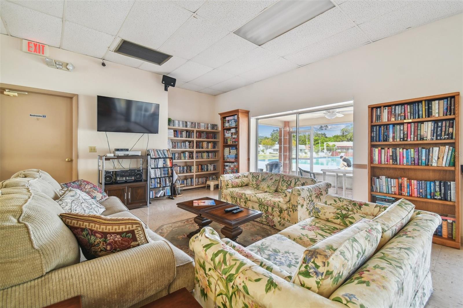 Image 67 of 81 For 8447 Orleans N
