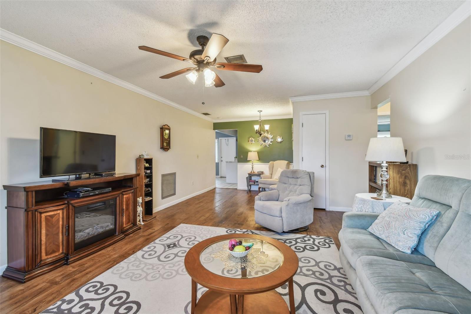 Image 8 of 81 For 8447 Orleans N