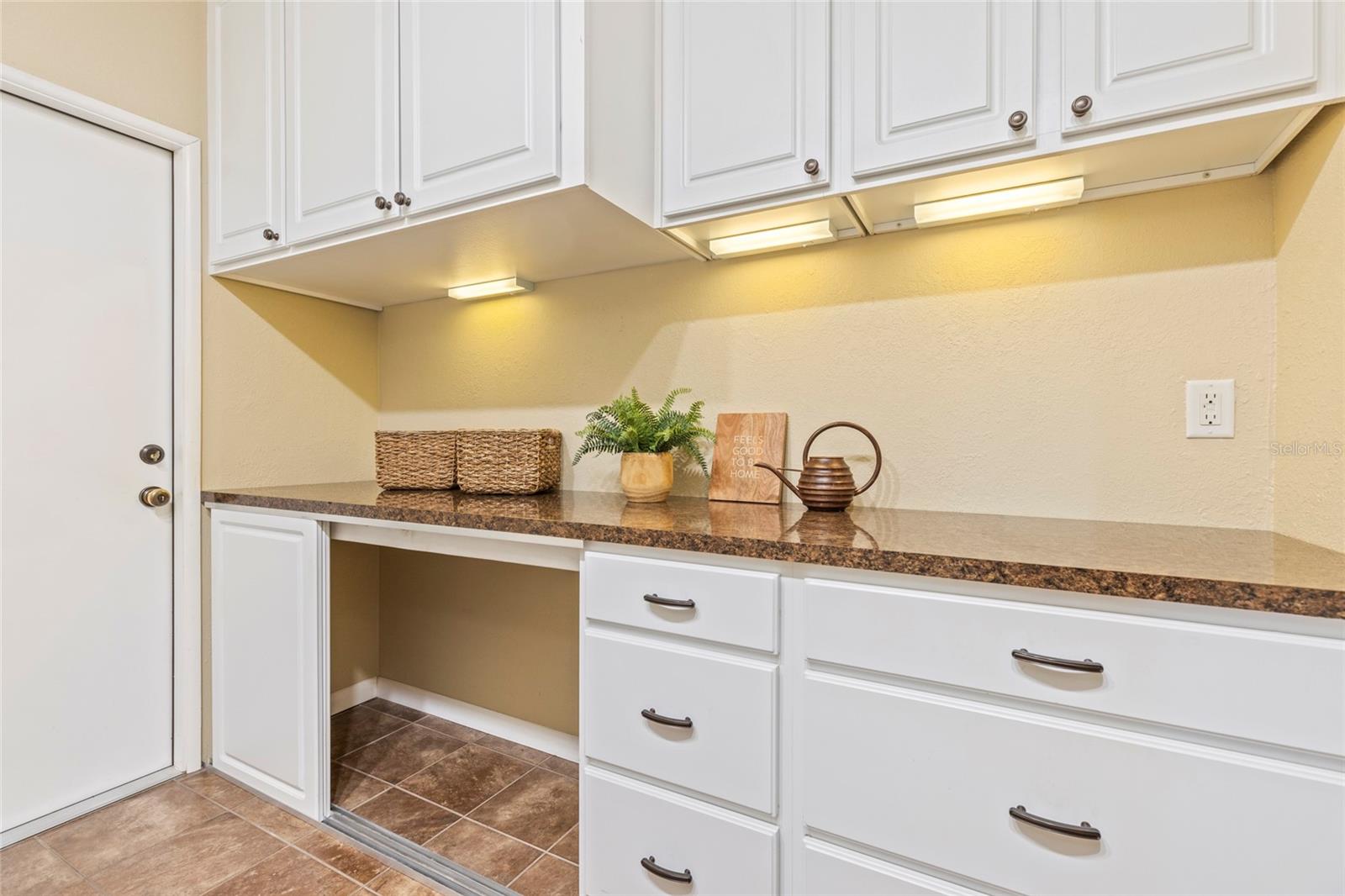 Image 11 of 27 For 8515 Macoma Drive Ne
