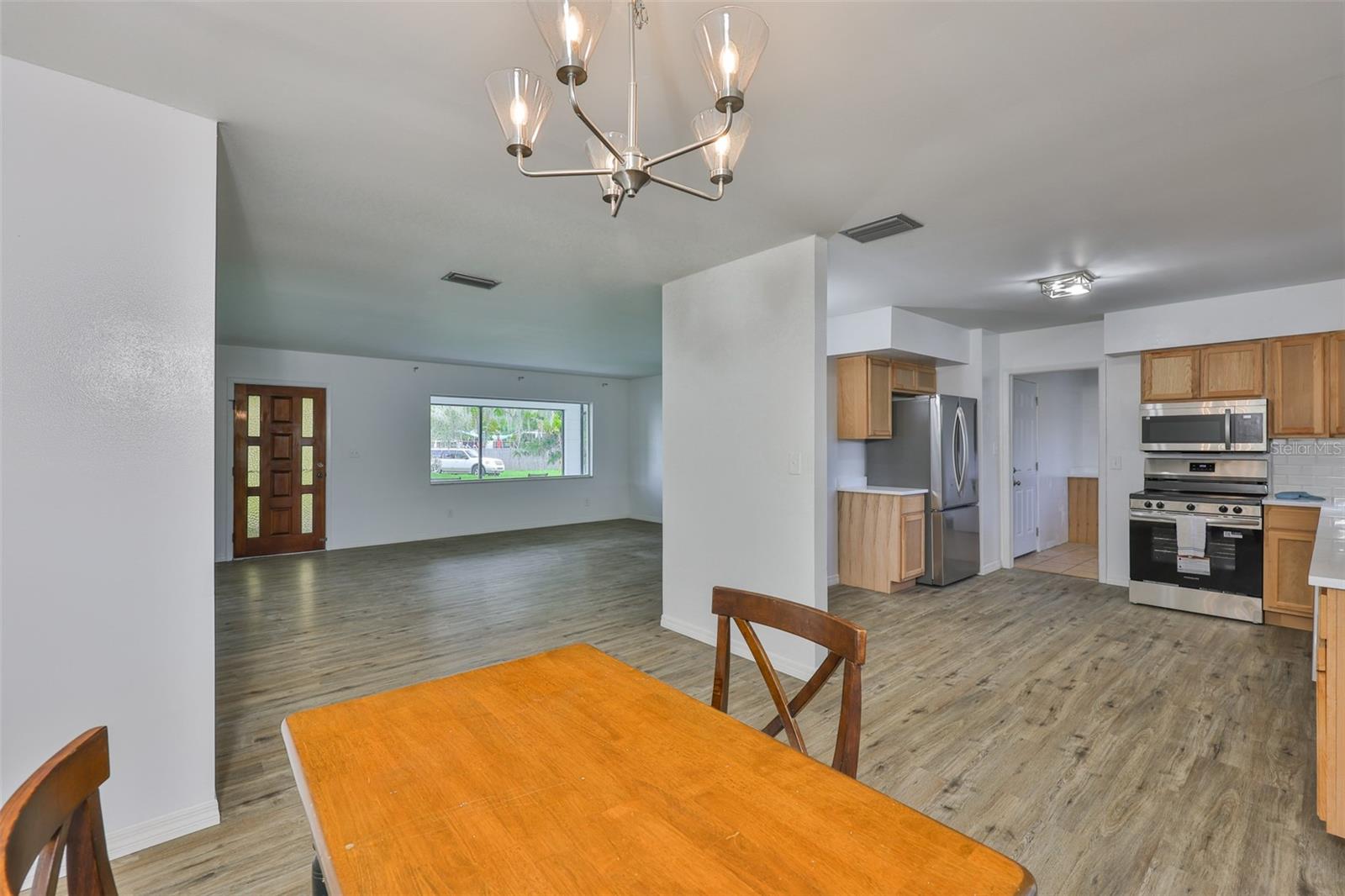 Image 18 of 52 For 301 Carlyle Boulevard
