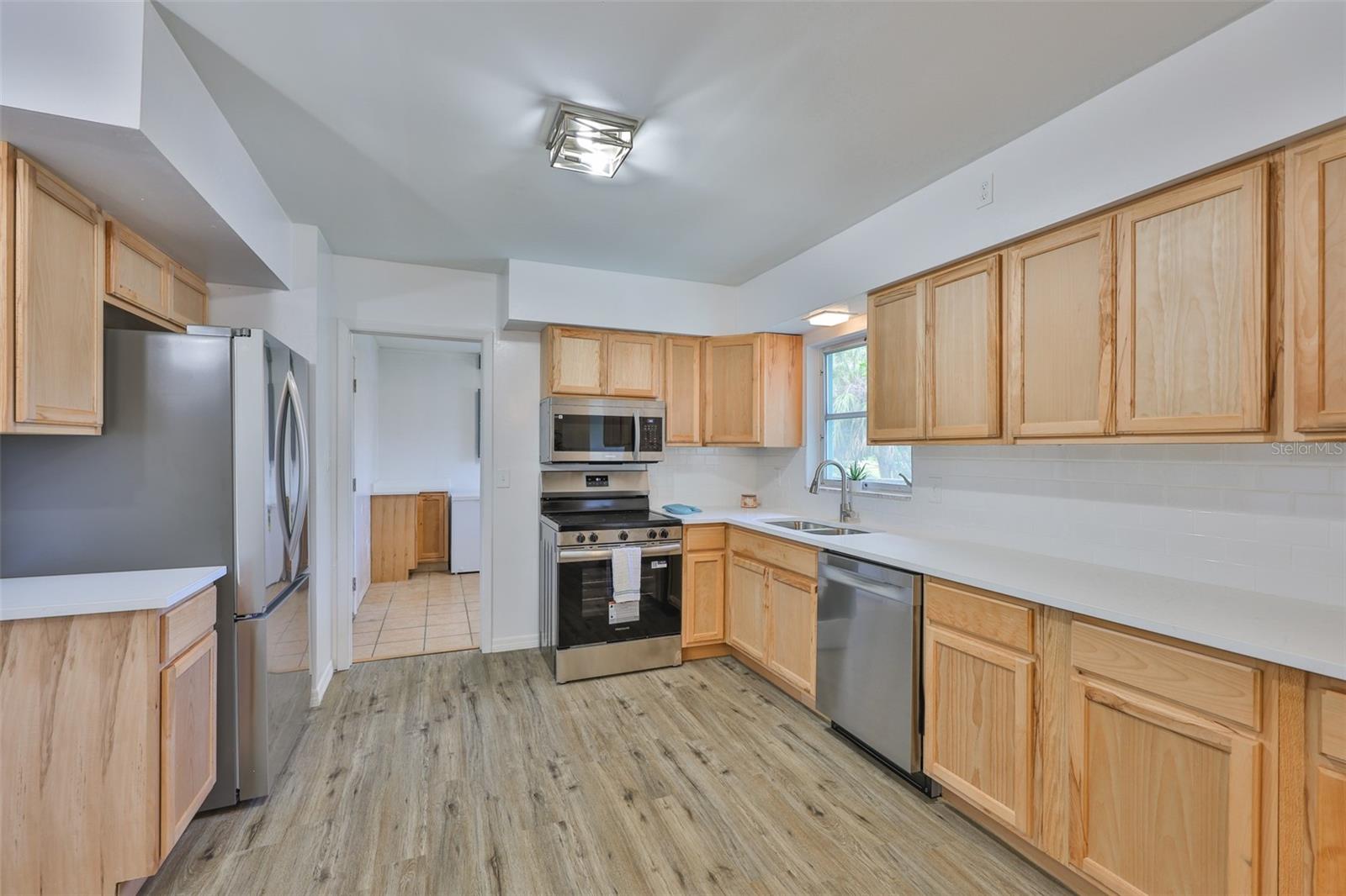 Image 21 of 52 For 301 Carlyle Boulevard