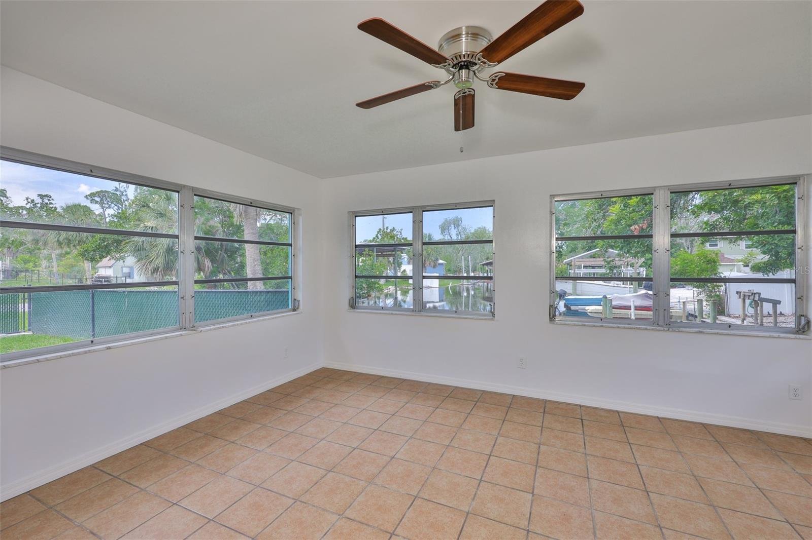 Image 24 of 52 For 301 Carlyle Boulevard