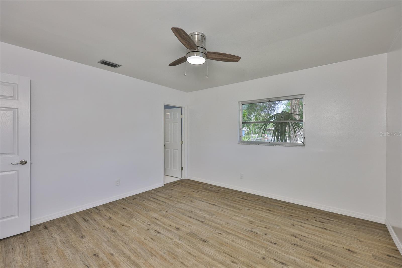 Image 31 of 52 For 301 Carlyle Boulevard
