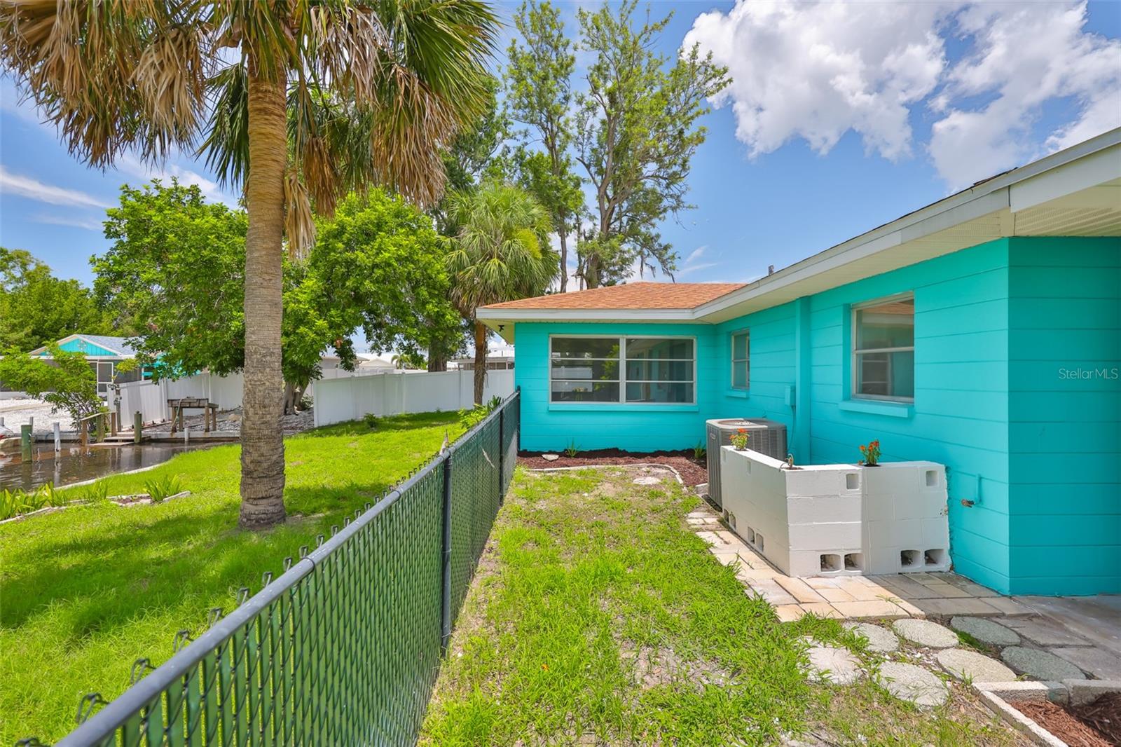 Image 42 of 52 For 301 Carlyle Boulevard