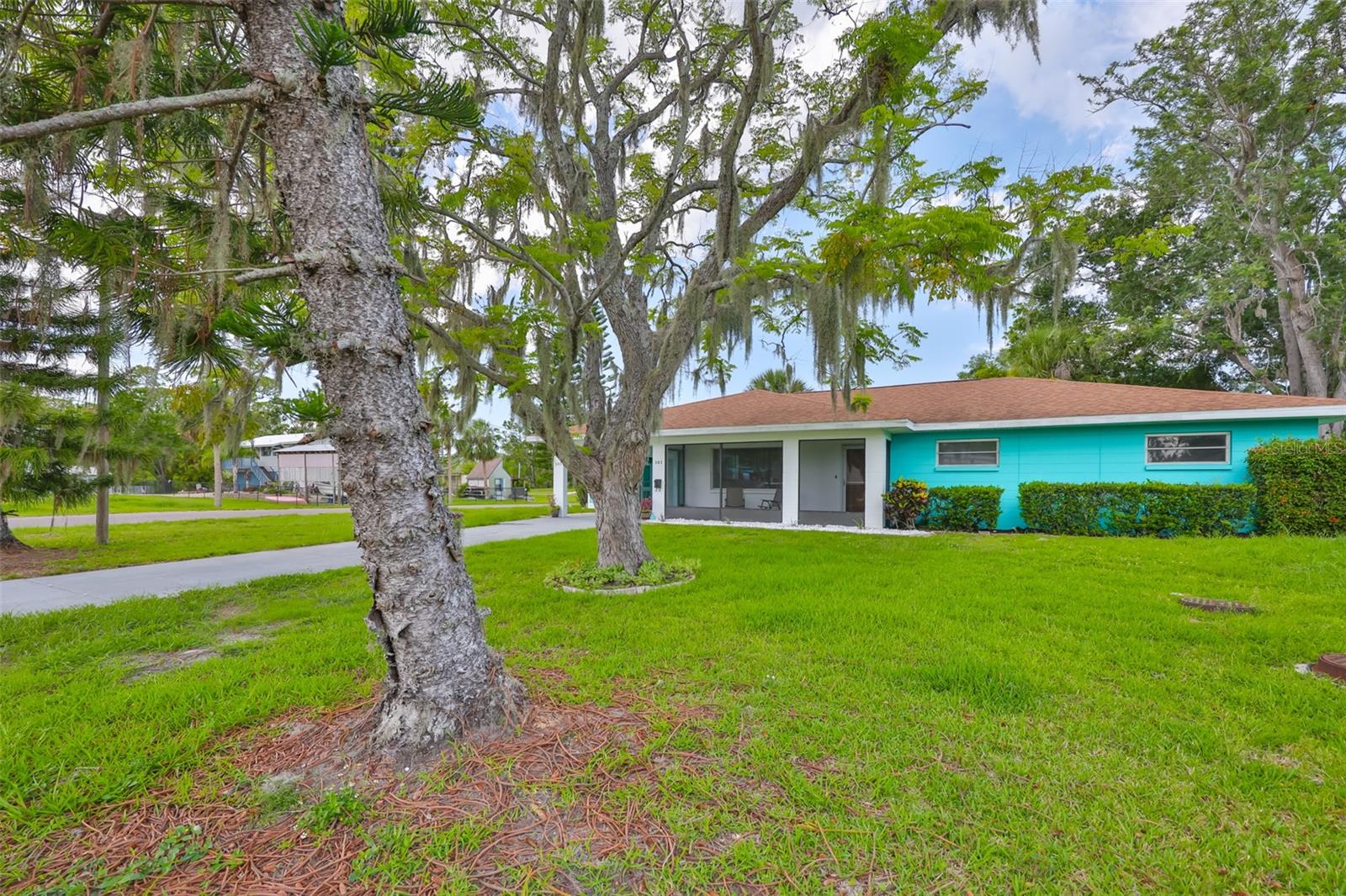 Image 6 of 52 For 301 Carlyle Boulevard