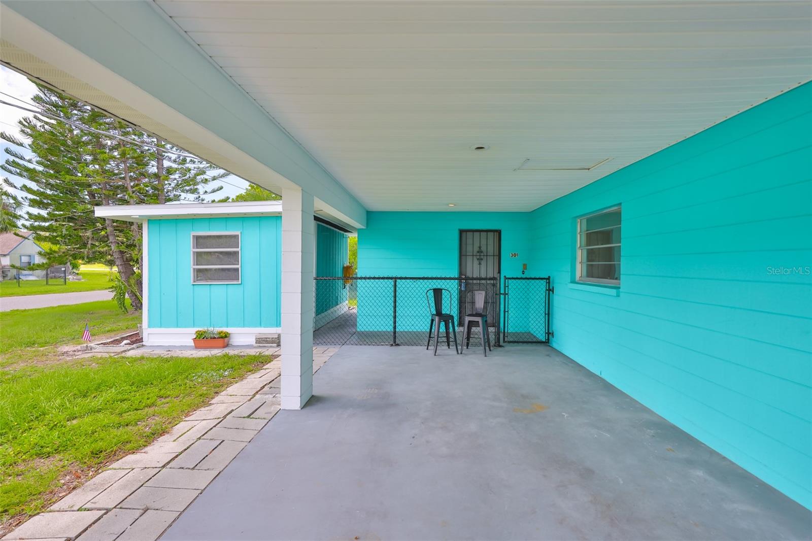 Image 8 of 52 For 301 Carlyle Boulevard