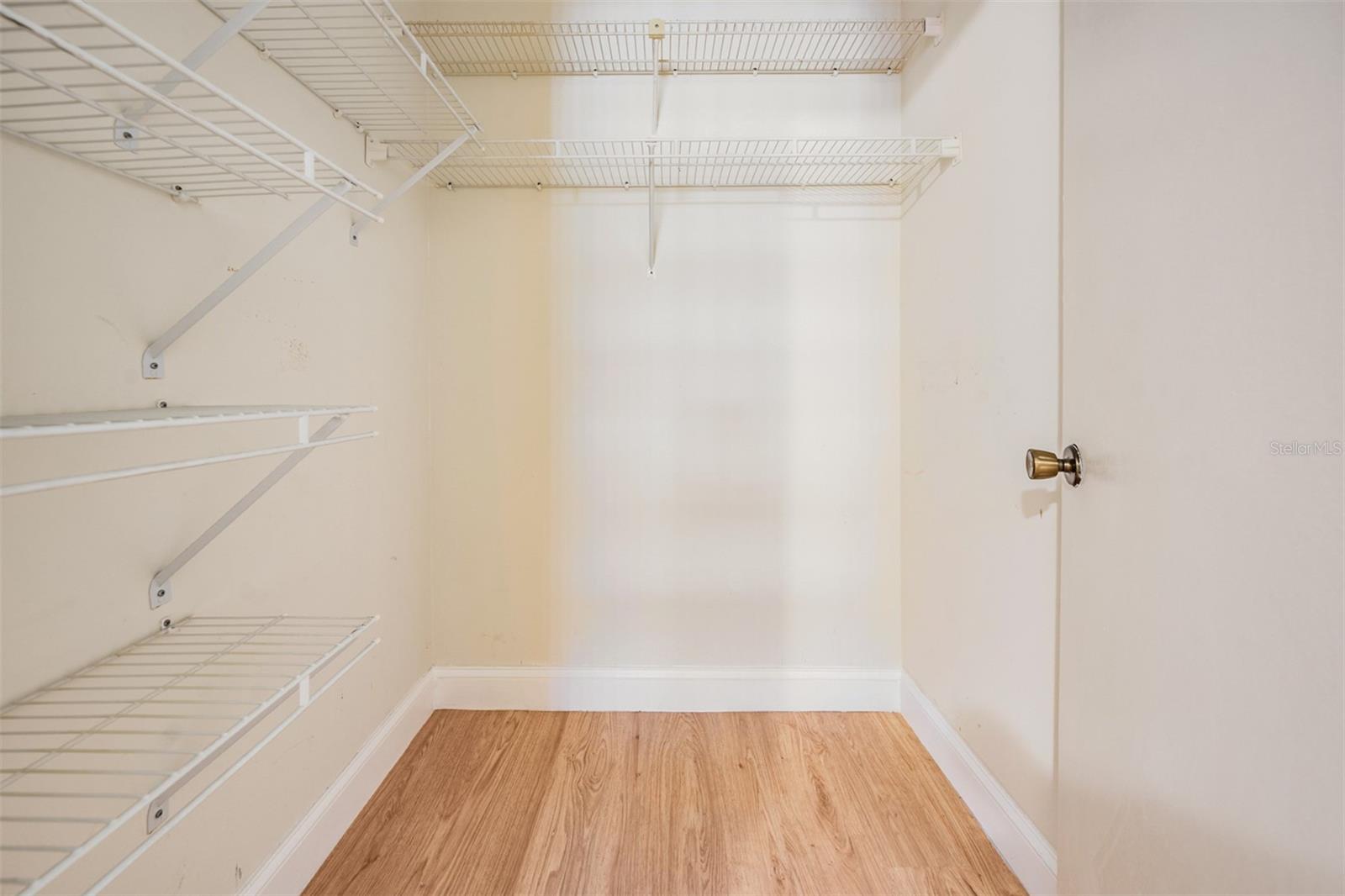 Listing photo id 8 for 2465 Northside Drive 605