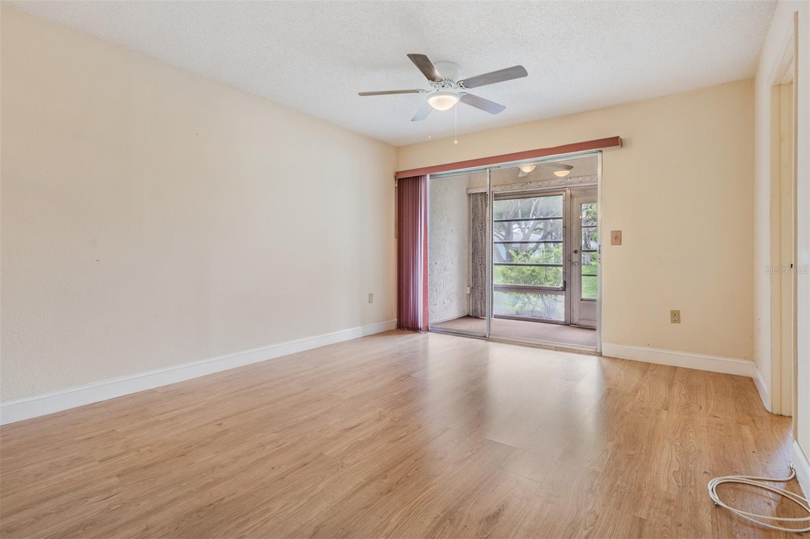 Listing photo id 11 for 2465 Northside Drive 605
