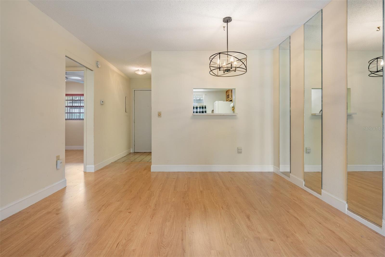 Listing photo id 22 for 2465 Northside Drive 605