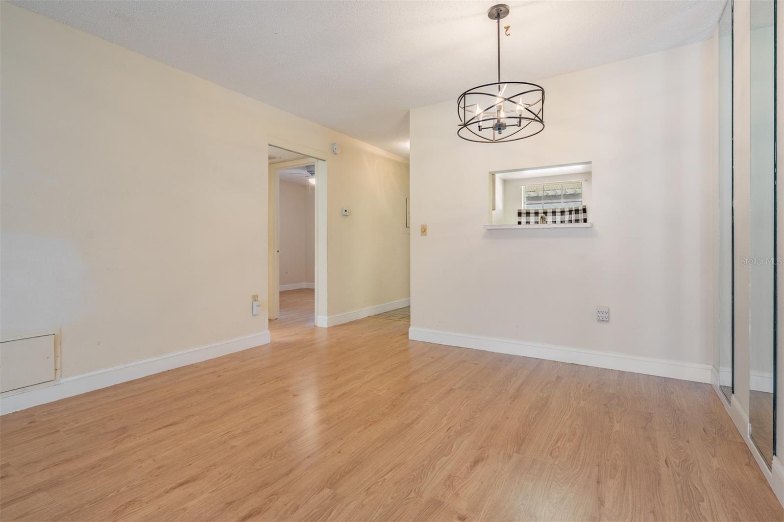 Listing photo id 23 for 2465 Northside Drive 605