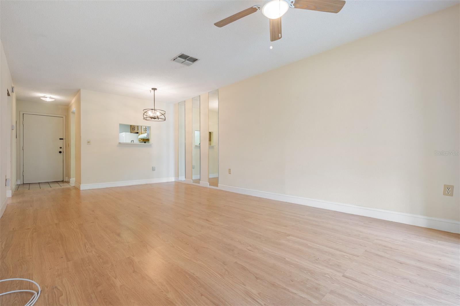 Listing photo id 24 for 2465 Northside Drive 605