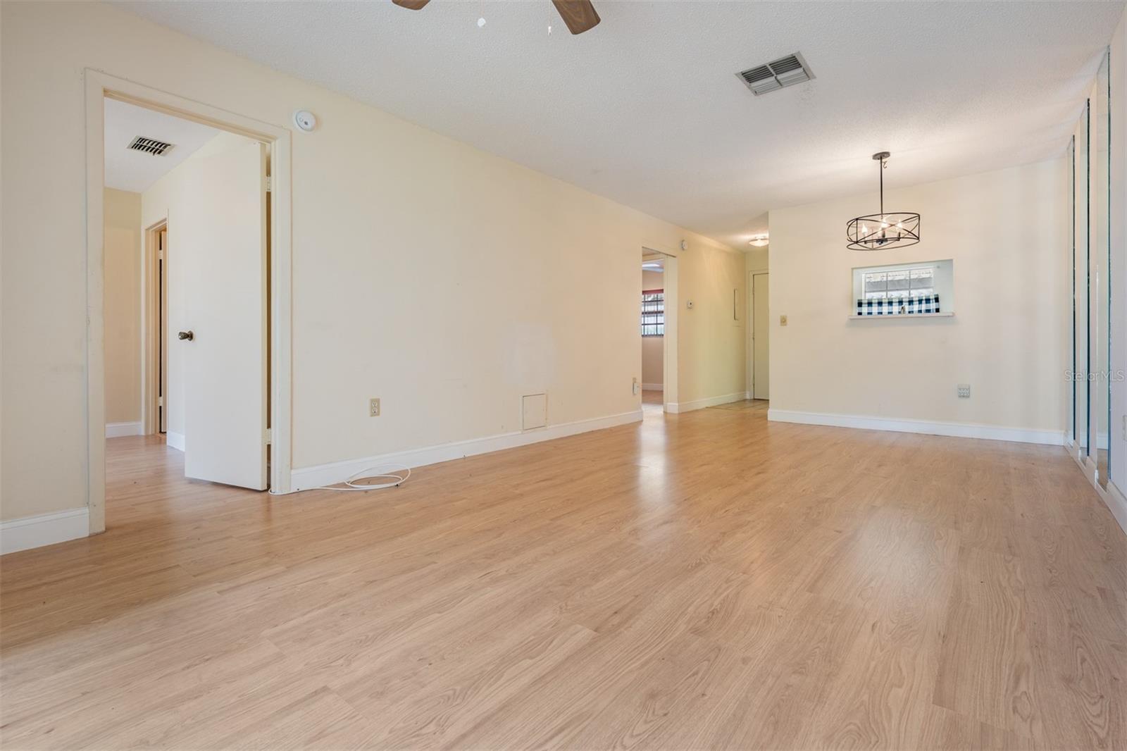 Listing photo id 25 for 2465 Northside Drive 605