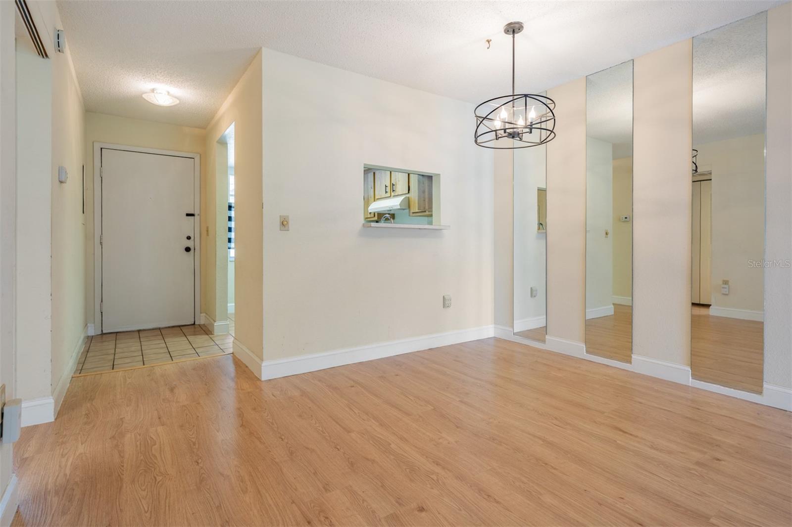 Listing photo id 26 for 2465 Northside Drive 605
