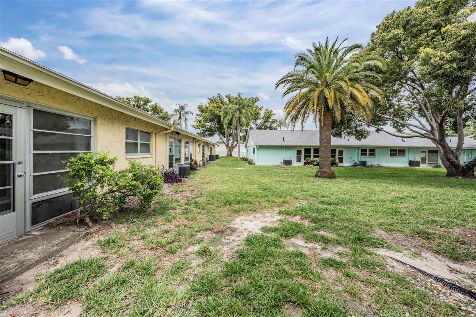 Listing photo id 29 for 2465 Northside Drive 605