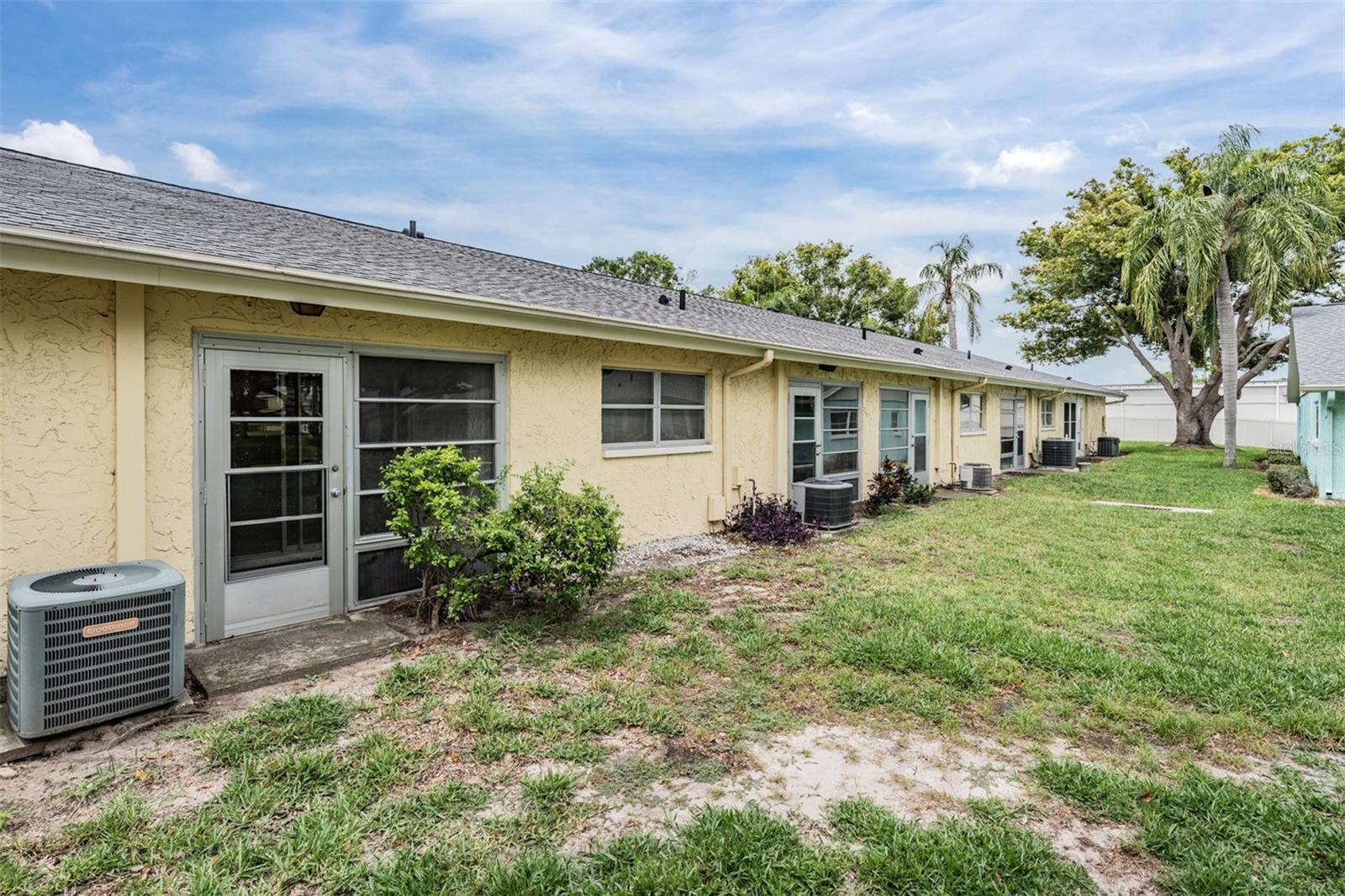 Listing photo id 30 for 2465 Northside Drive 605