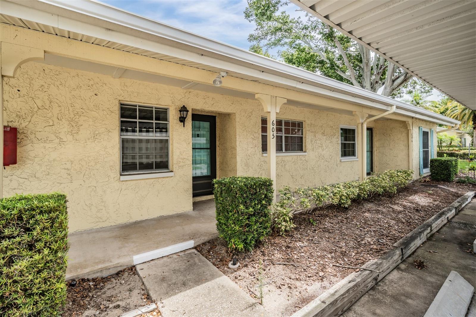 Listing photo id 33 for 2465 Northside Drive 605
