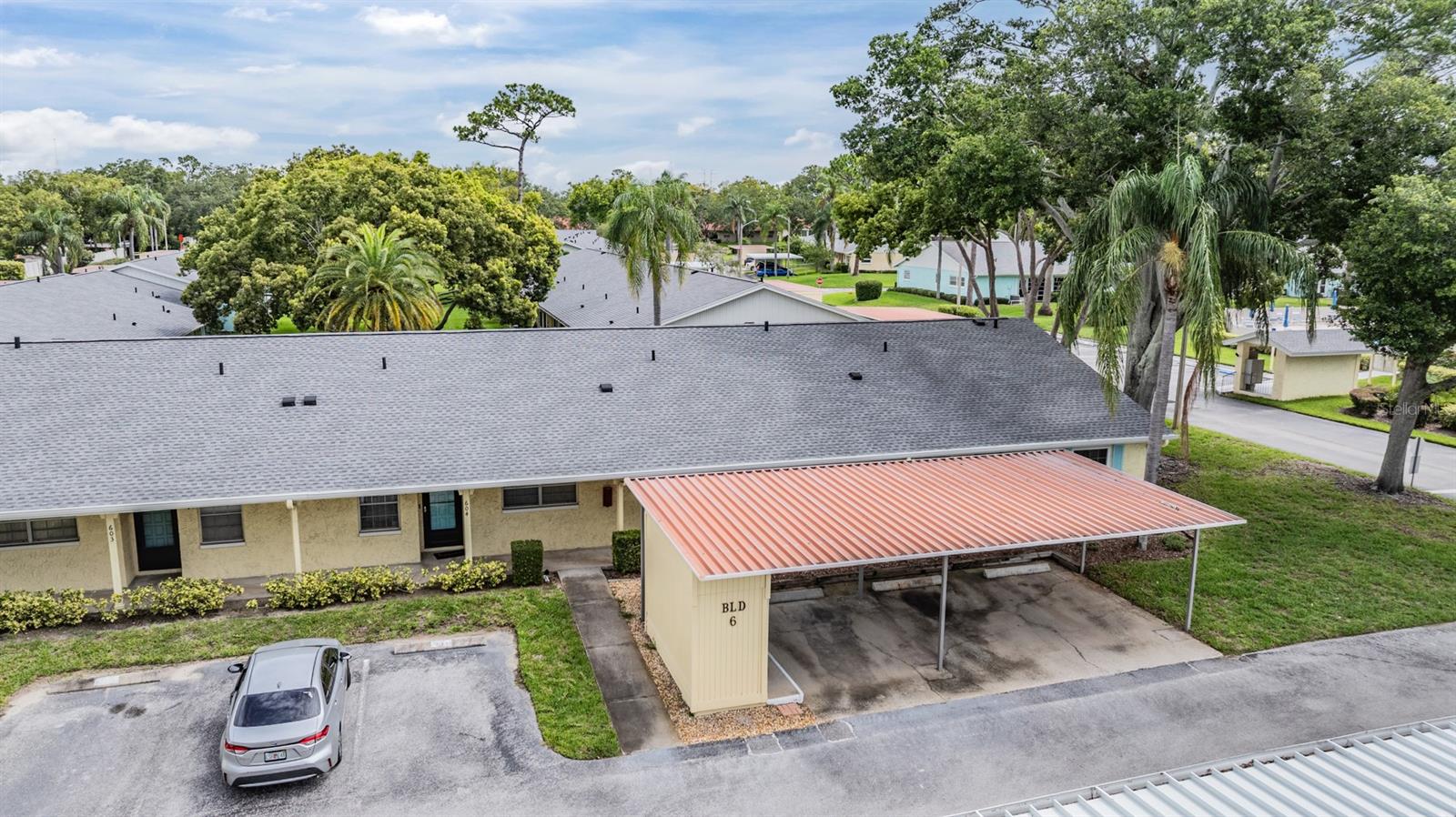 Listing photo id 37 for 2465 Northside Drive 605