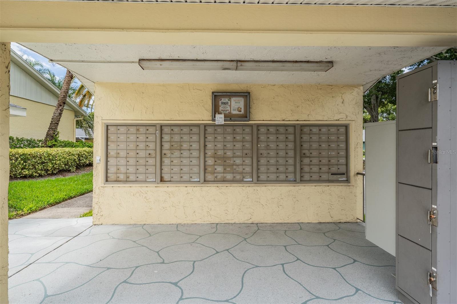 Listing photo id 39 for 2465 Northside Drive 605
