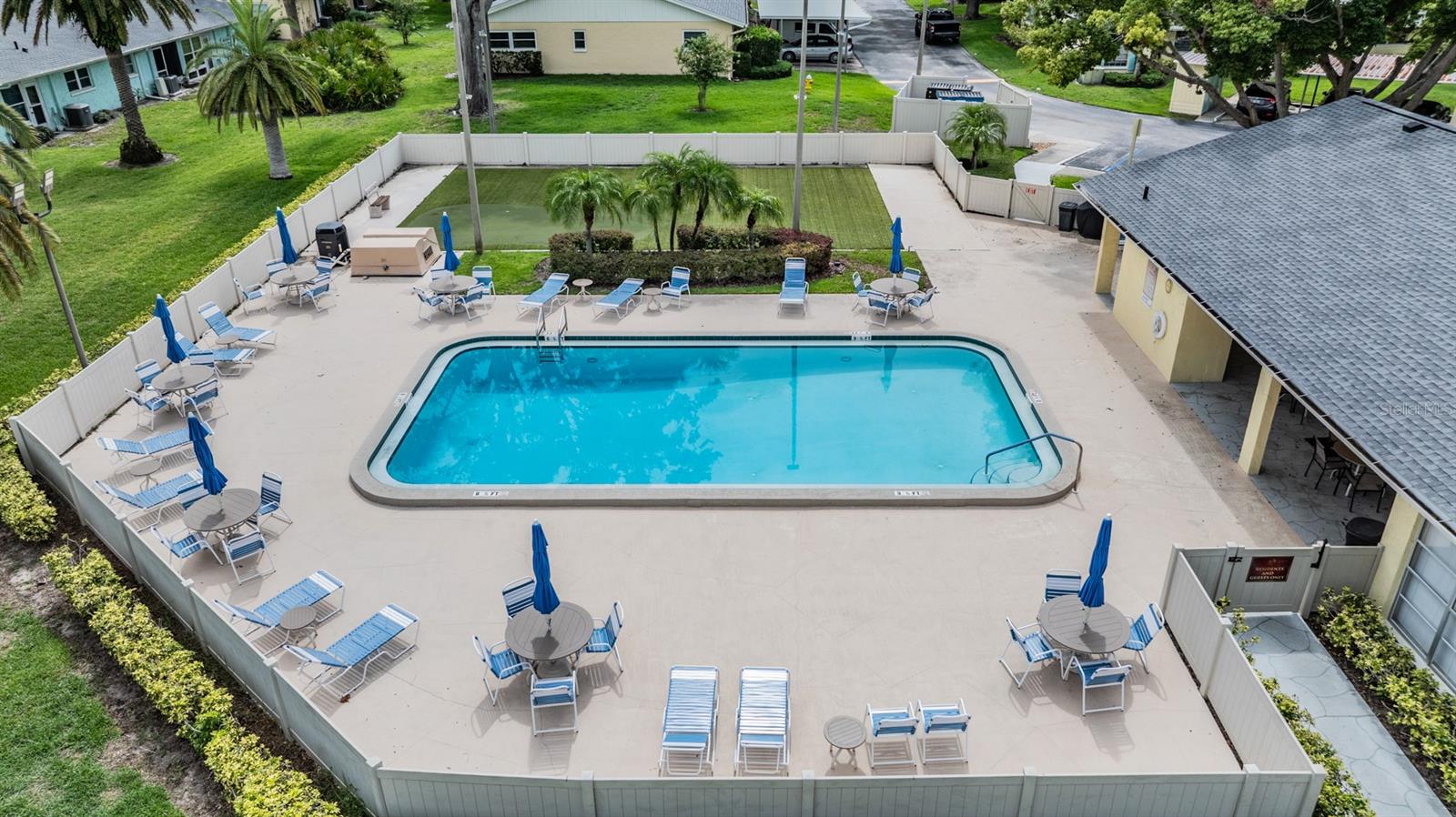 Listing photo id 40 for 2465 Northside Drive 605