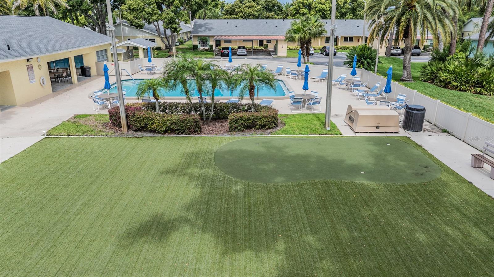Listing photo id 41 for 2465 Northside Drive 605