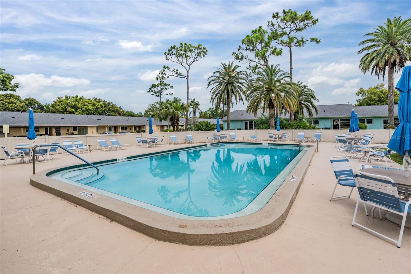 Listing photo id 42 for 2465 Northside Drive 605