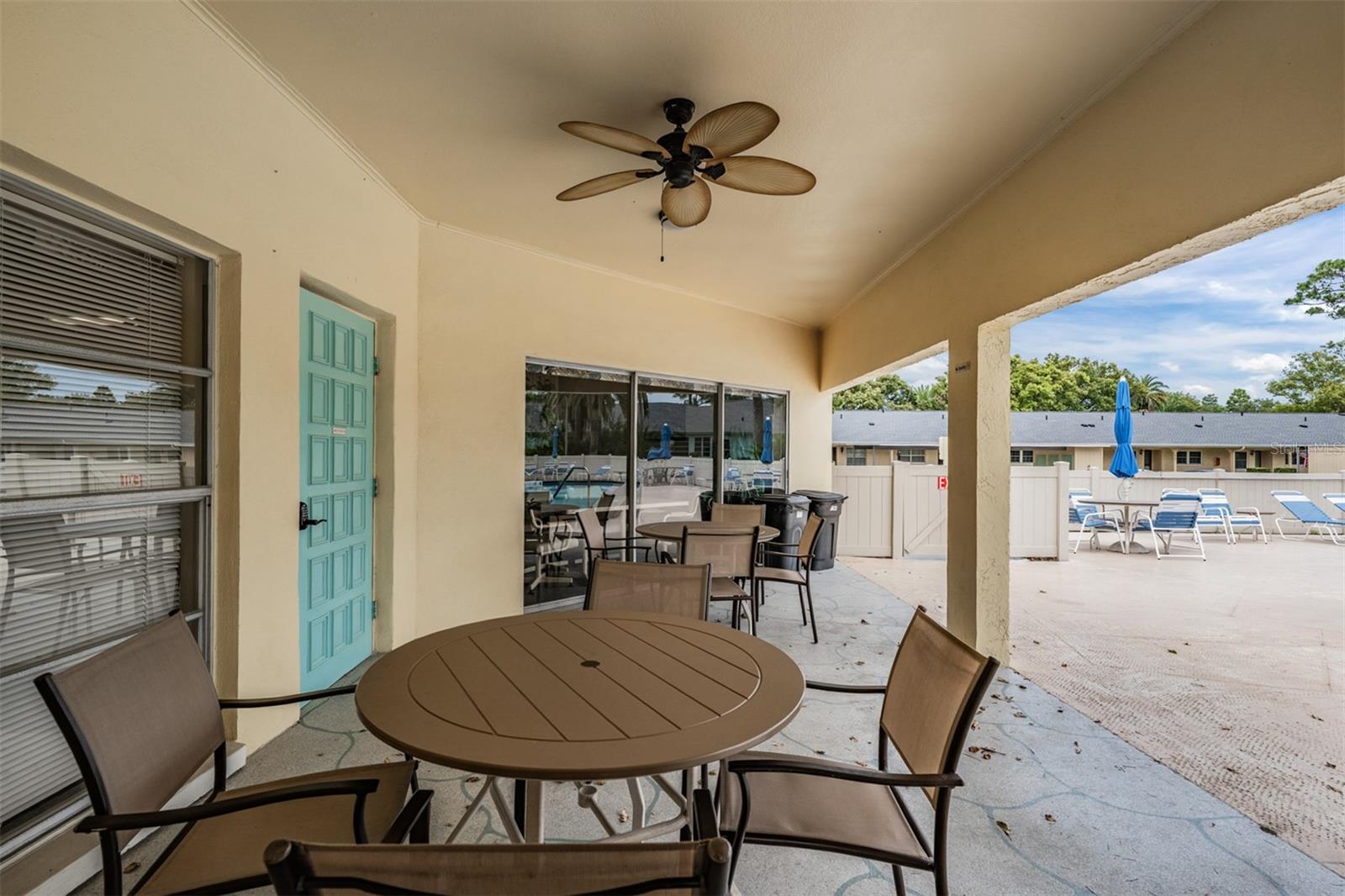 Listing photo id 43 for 2465 Northside Drive 605