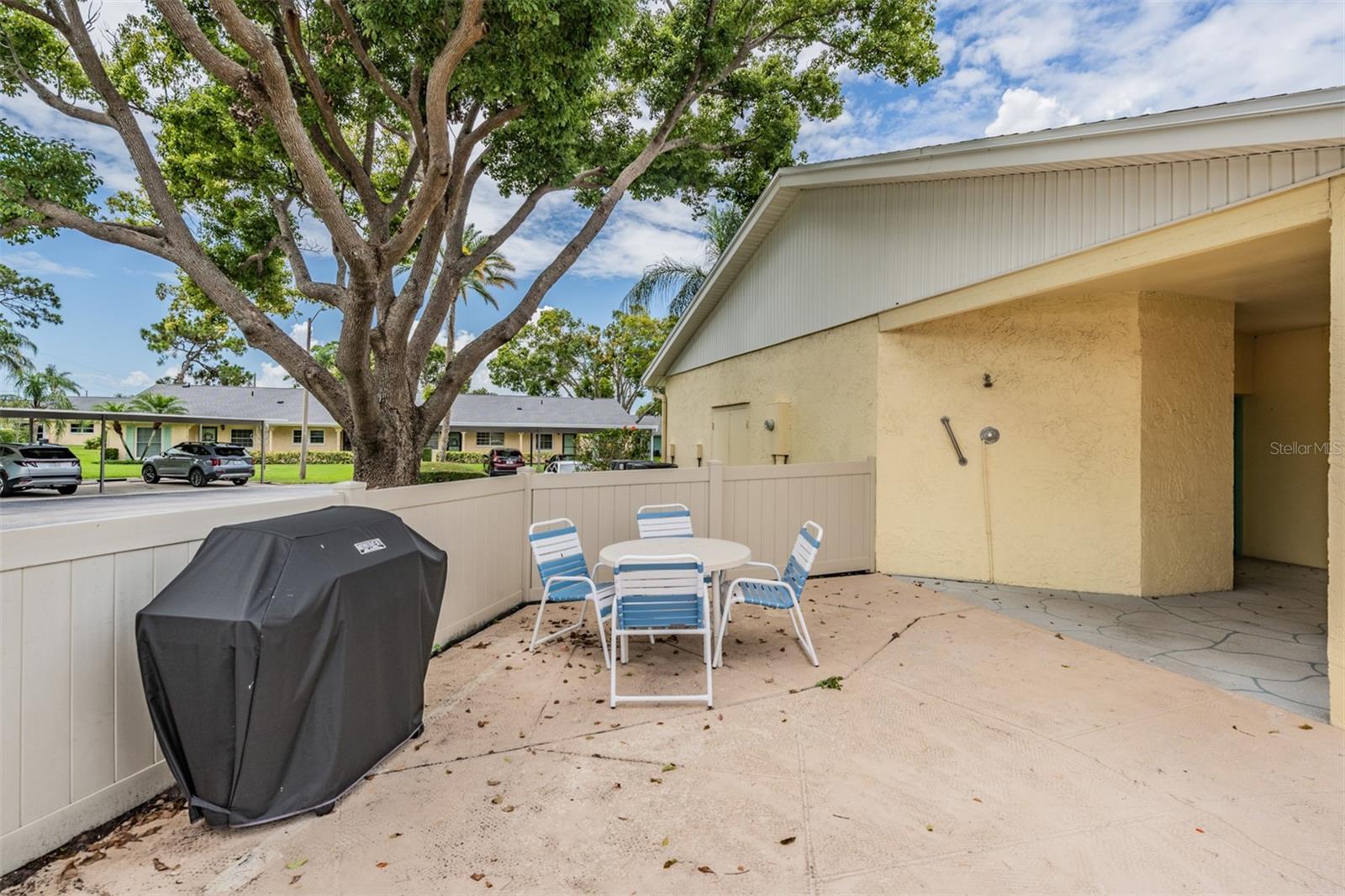 Listing photo id 44 for 2465 Northside Drive 605