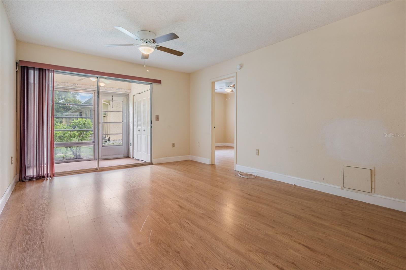 Listing photo id 3 for 2465 Northside Drive 605