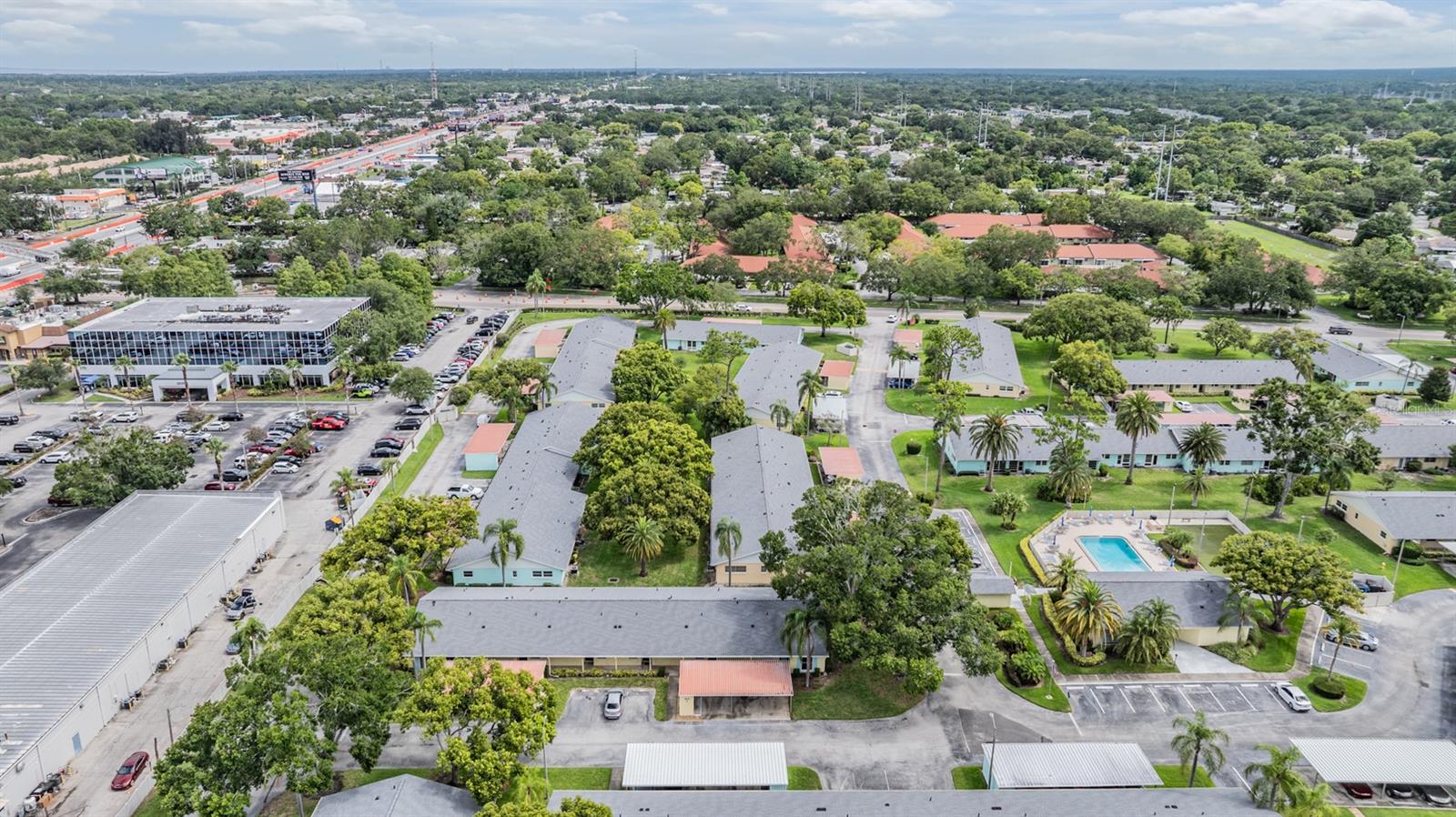 Listing photo id 49 for 2465 Northside Drive 605