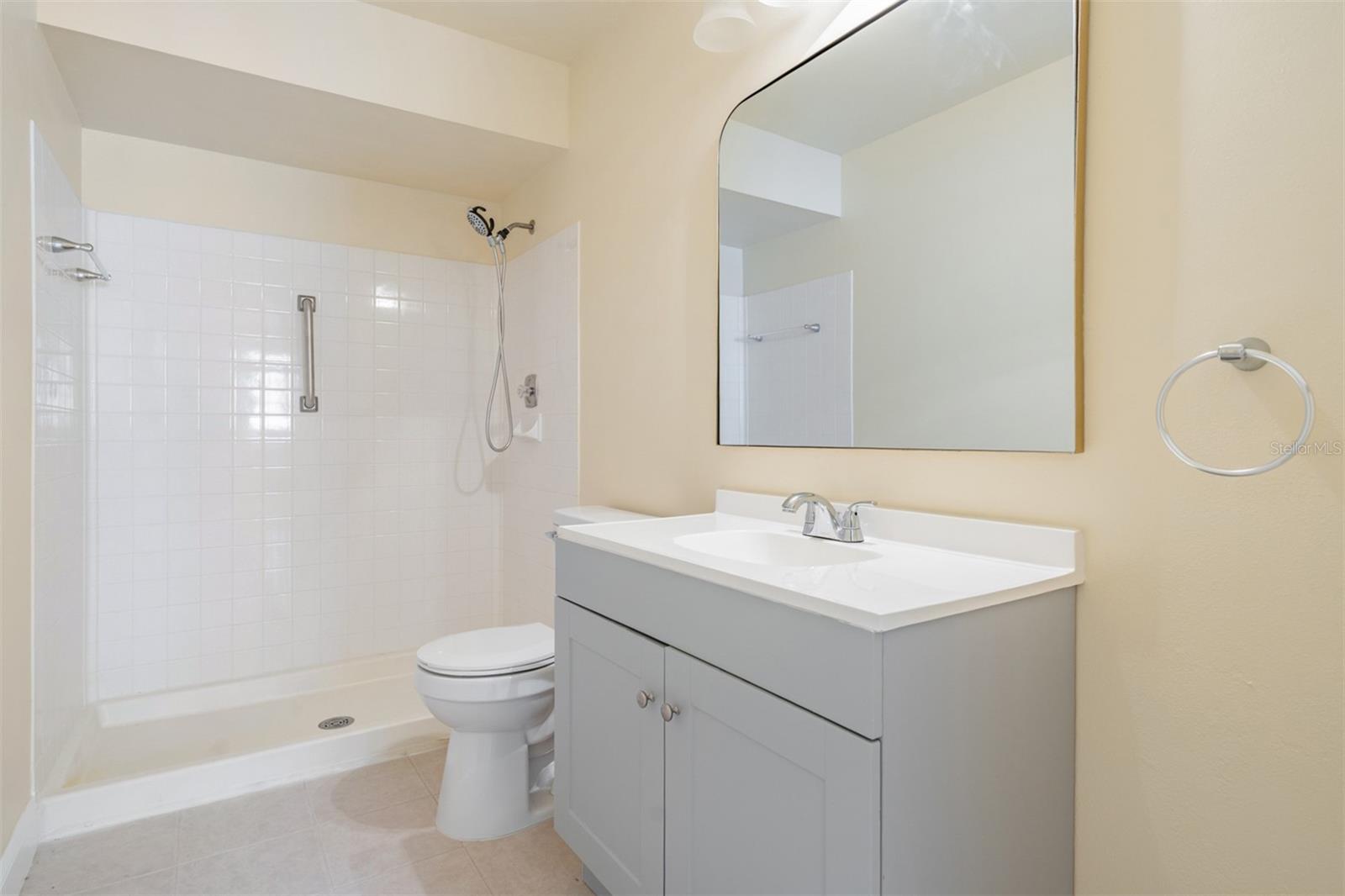 Listing photo id 6 for 2465 Northside Drive 605