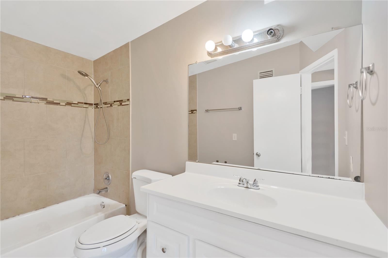 Image 10 of 22 For 11896 104th Lane
