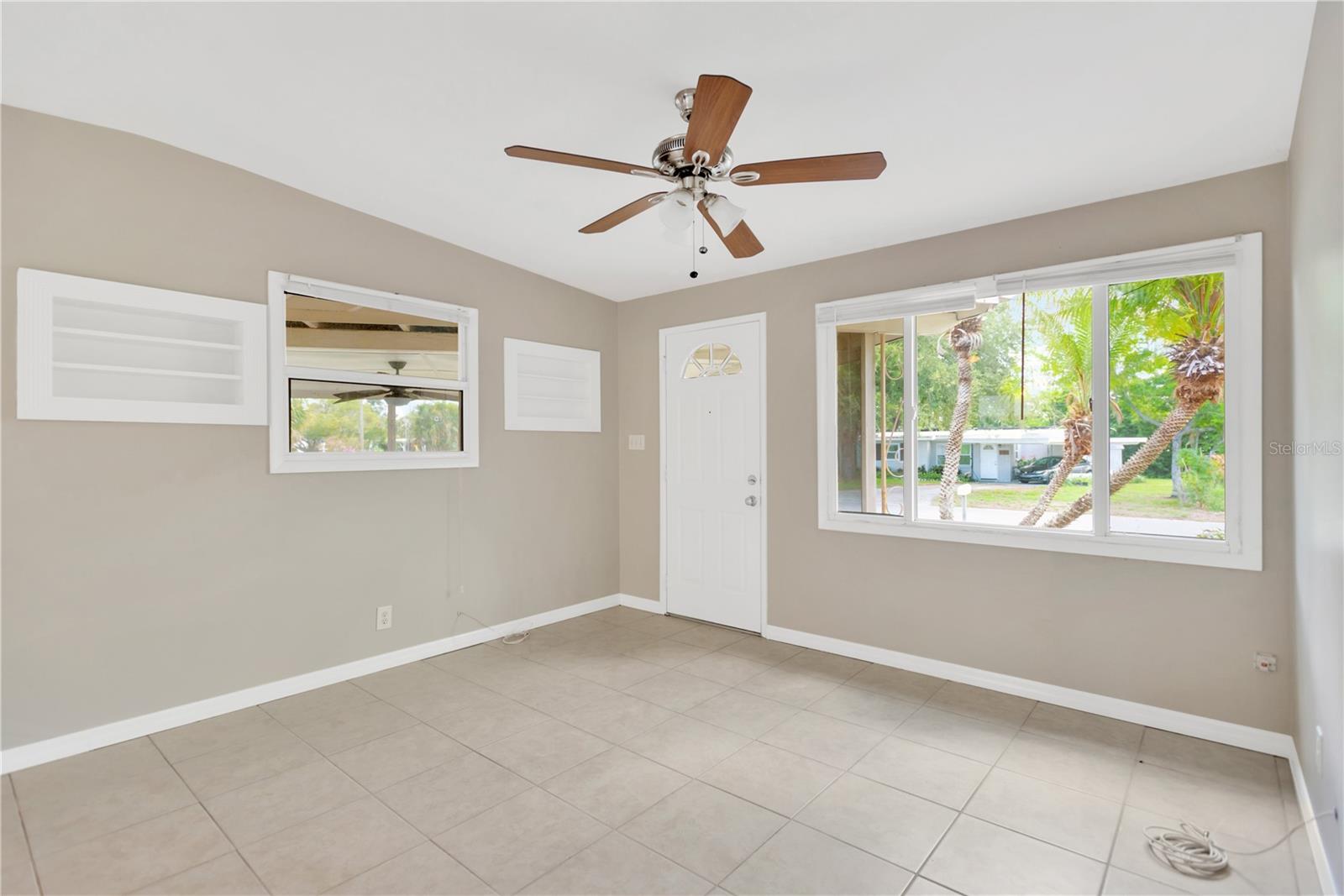 Image 11 of 22 For 11896 104th Lane