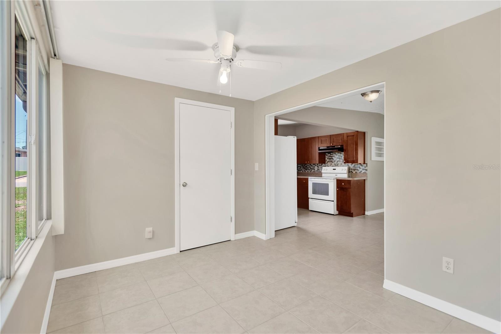 Image 17 of 22 For 11896 104th Lane