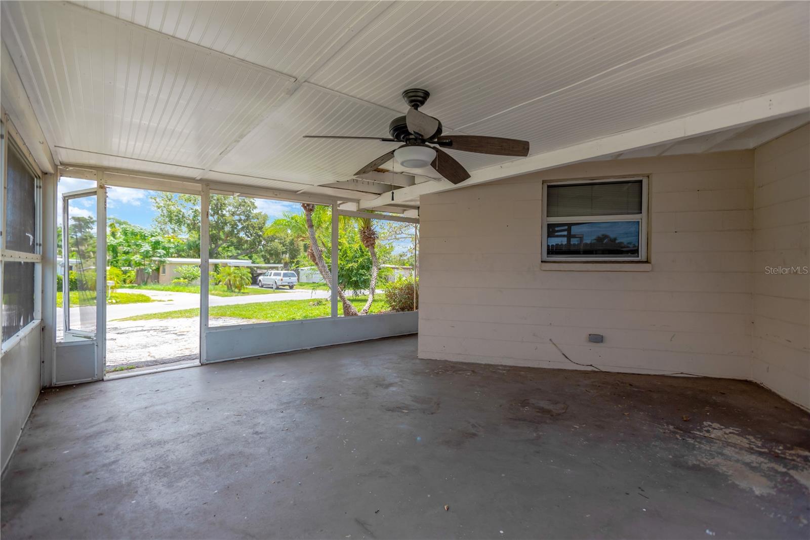 Image 4 of 22 For 11896 104th Lane