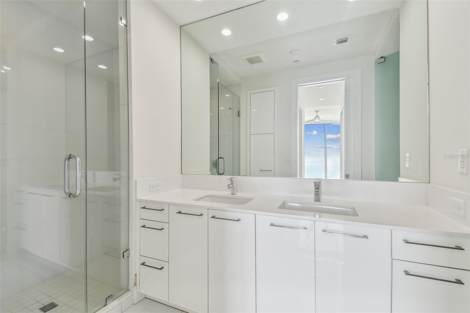 Image 23 of 50 For 100 1st Avenue N 2304