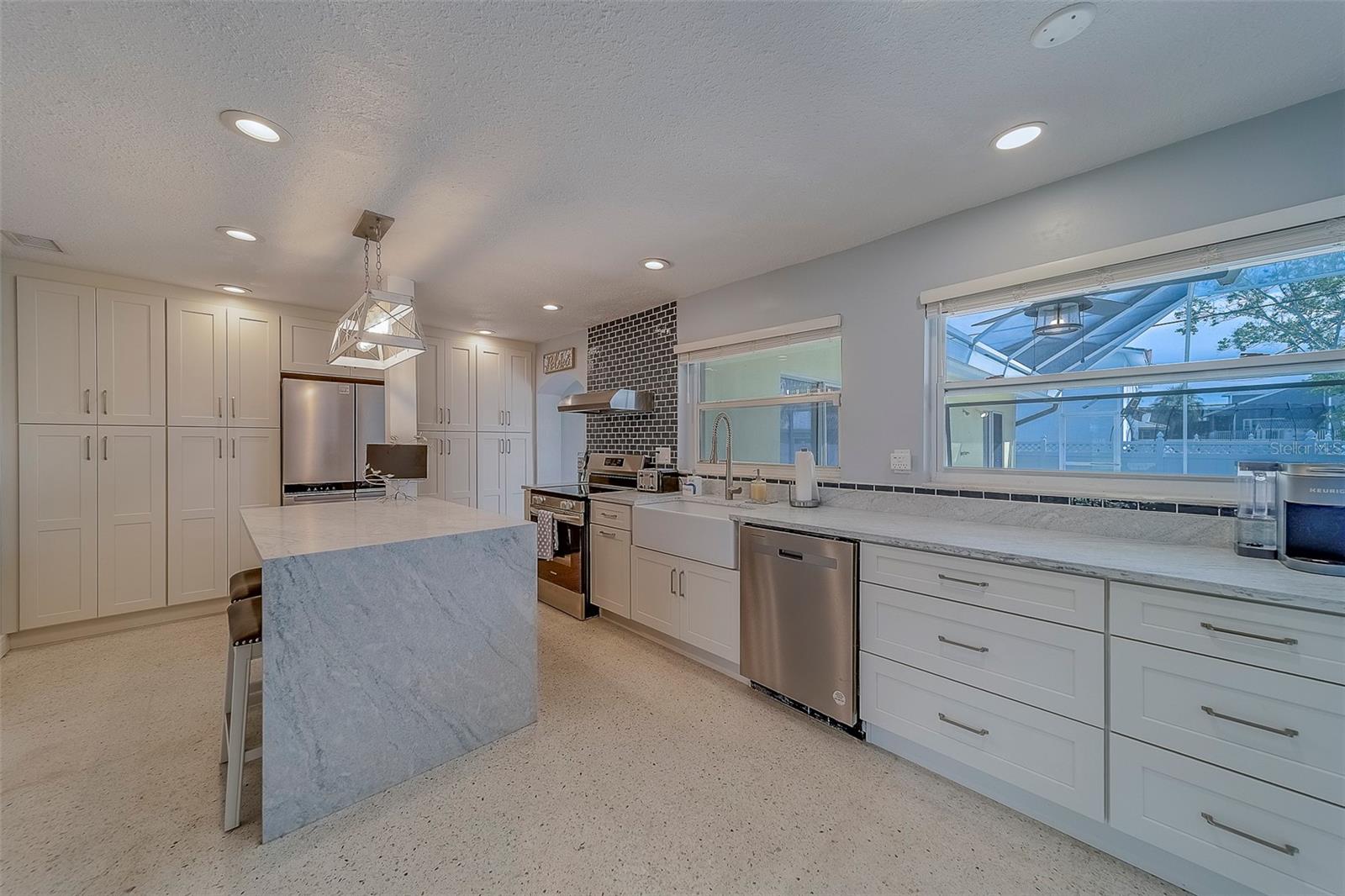 Image 12 of 47 For 115 15th St  