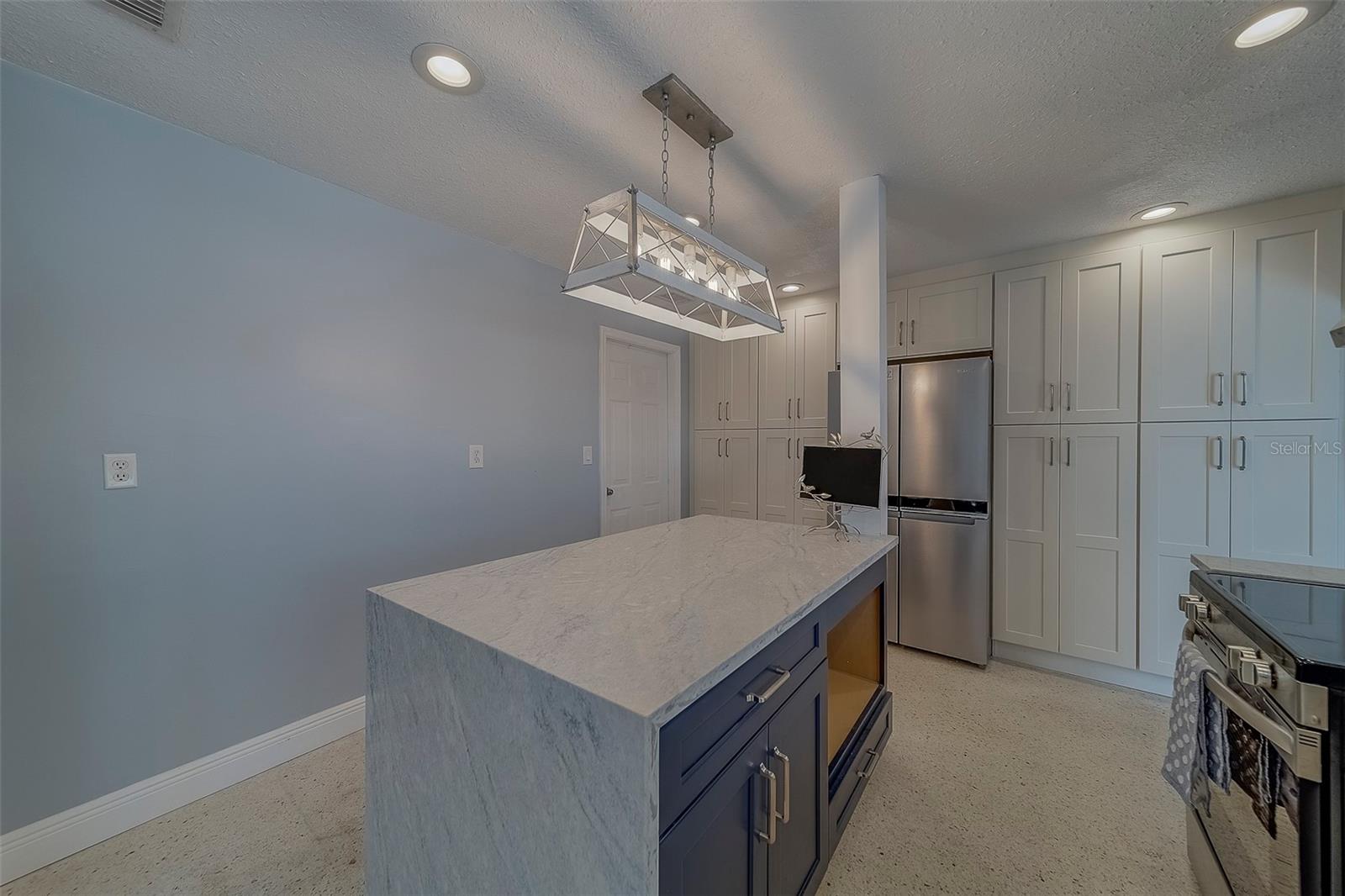 Image 14 of 47 For 115 15th St  