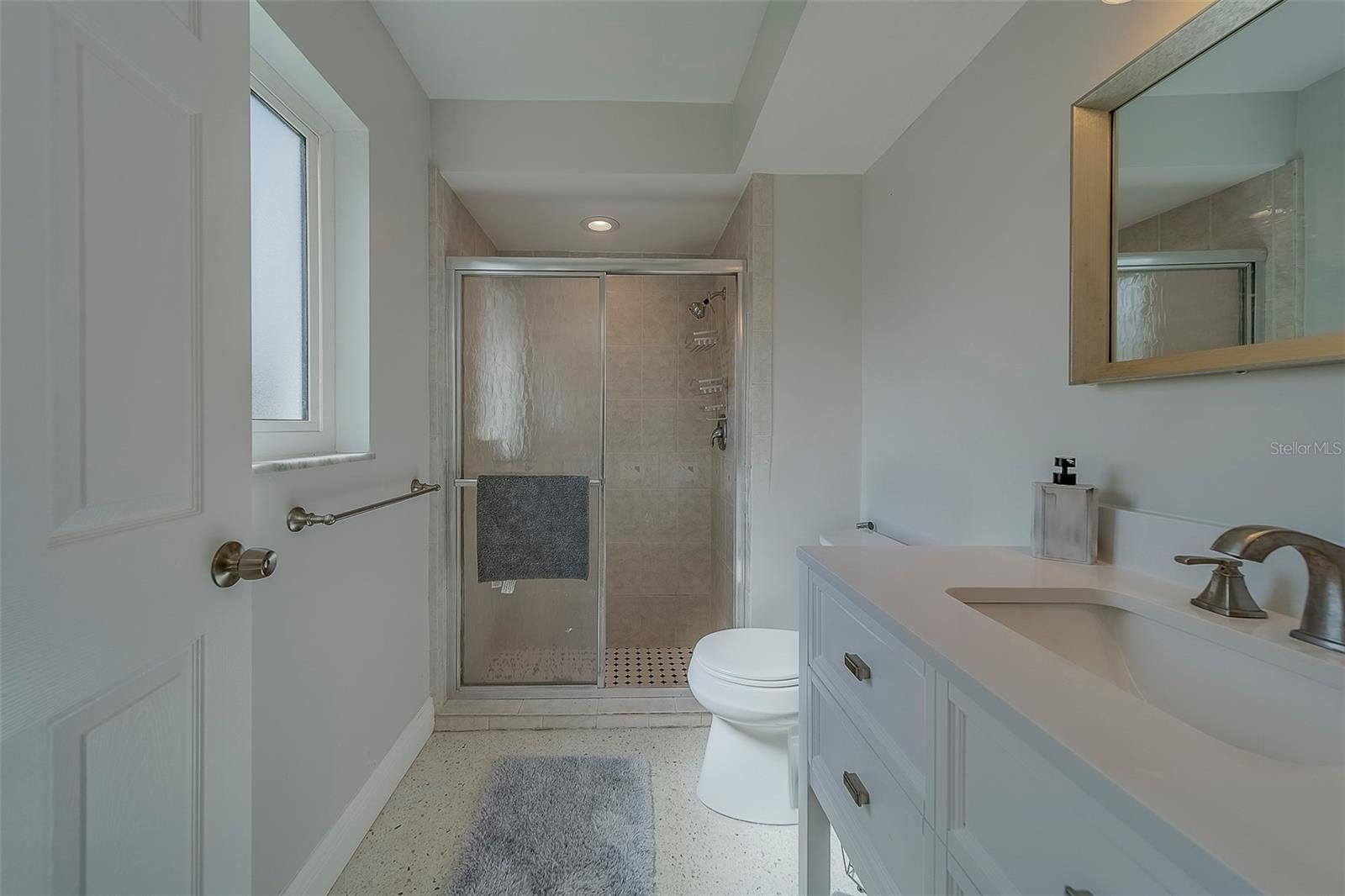 Image 23 of 47 For 115 15th St  