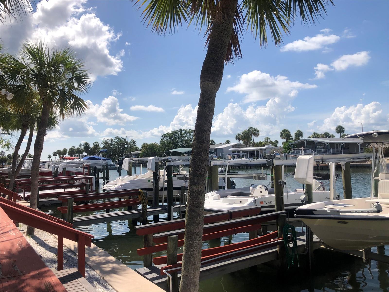 Listing photo id 11 for 4851 Gandy Boulevard B2l10