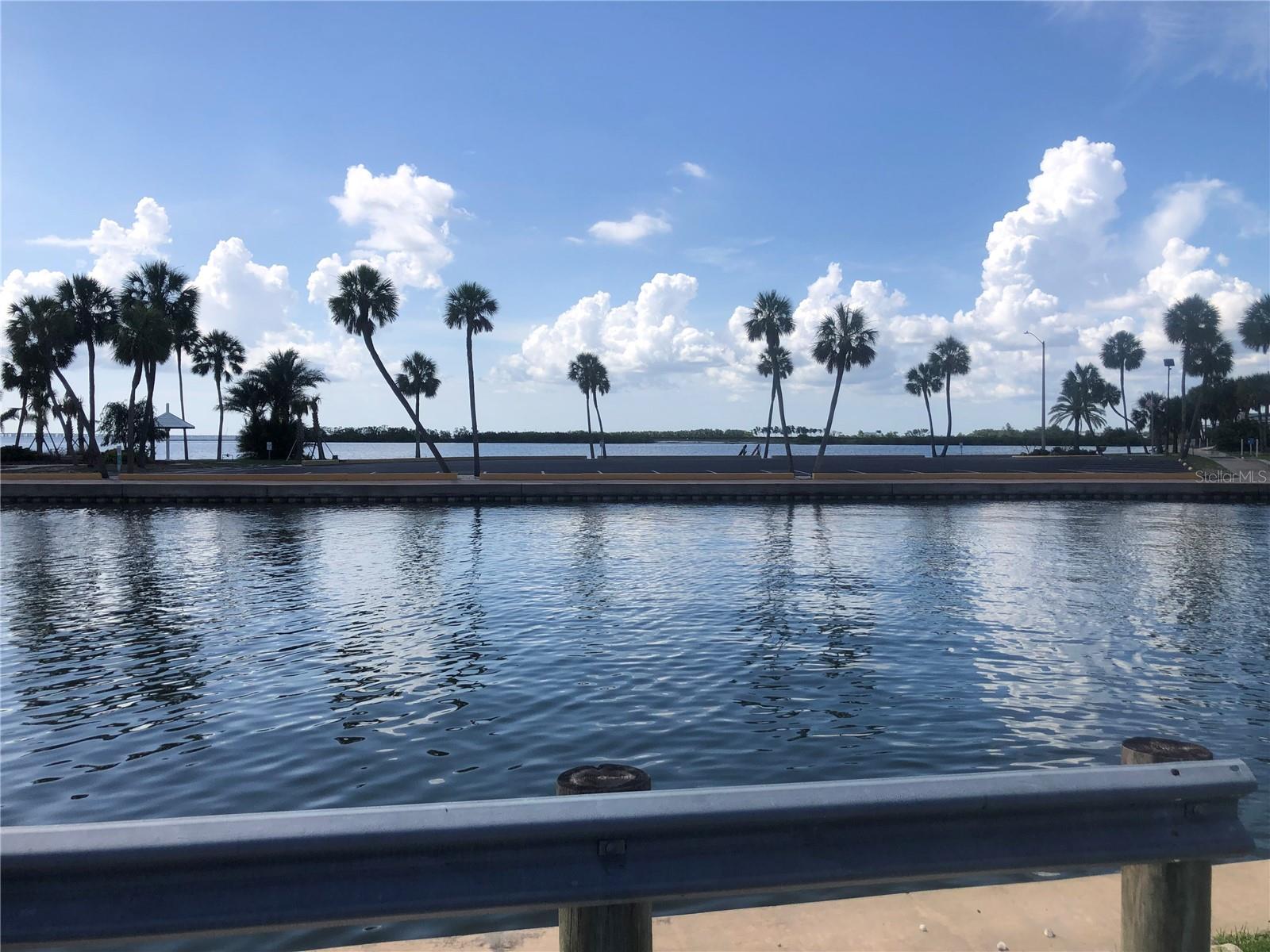 Listing photo id 13 for 4851 Gandy Boulevard B2l10