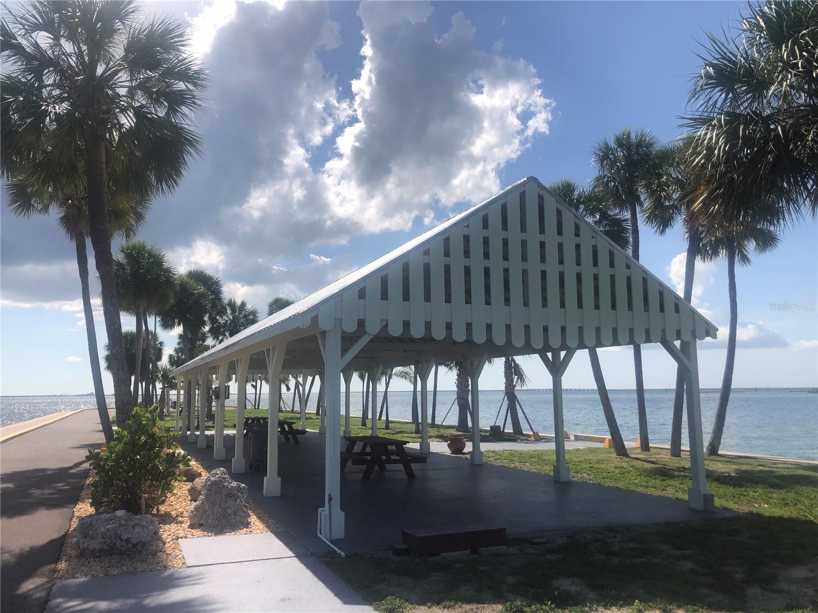 Listing photo id 14 for 4851 Gandy Boulevard B2l10