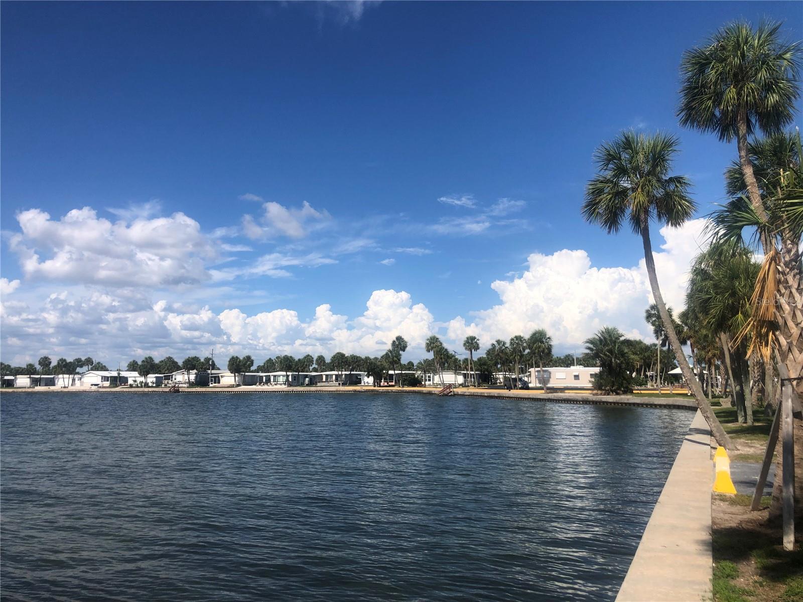 Listing photo id 21 for 4851 Gandy Boulevard B2l10