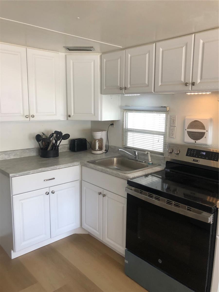 Listing photo id 23 for 4851 Gandy Boulevard B2l10