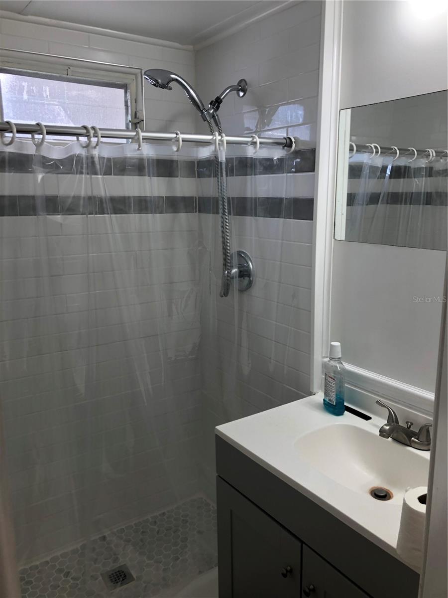 Listing photo id 27 for 4851 Gandy Boulevard B2l10