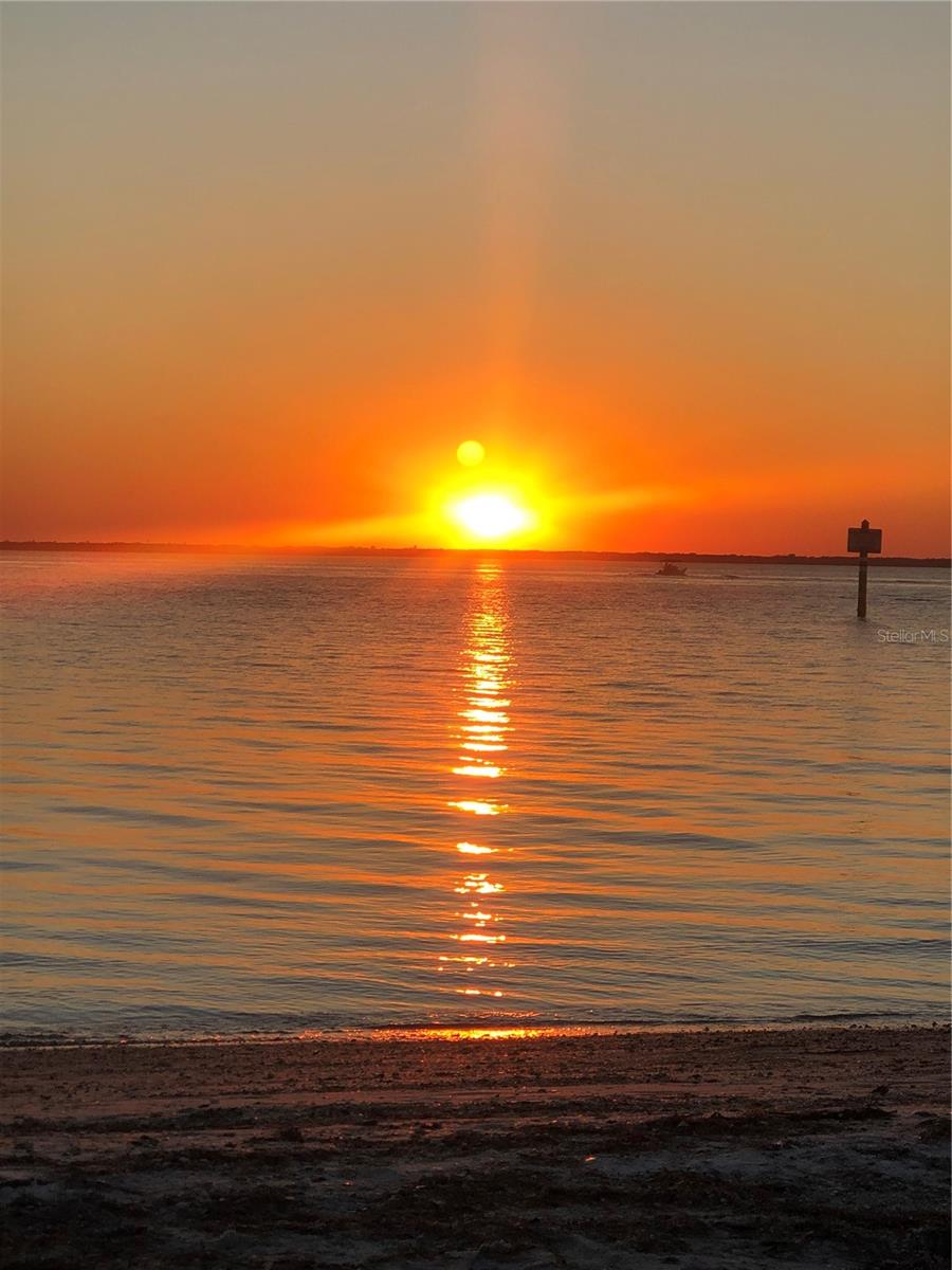 Listing photo id 30 for 4851 Gandy Boulevard B2l10